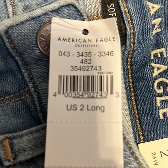 I am selling American Eagle high rise jeans. They are blue and a size 2 - Picture 3 of 3